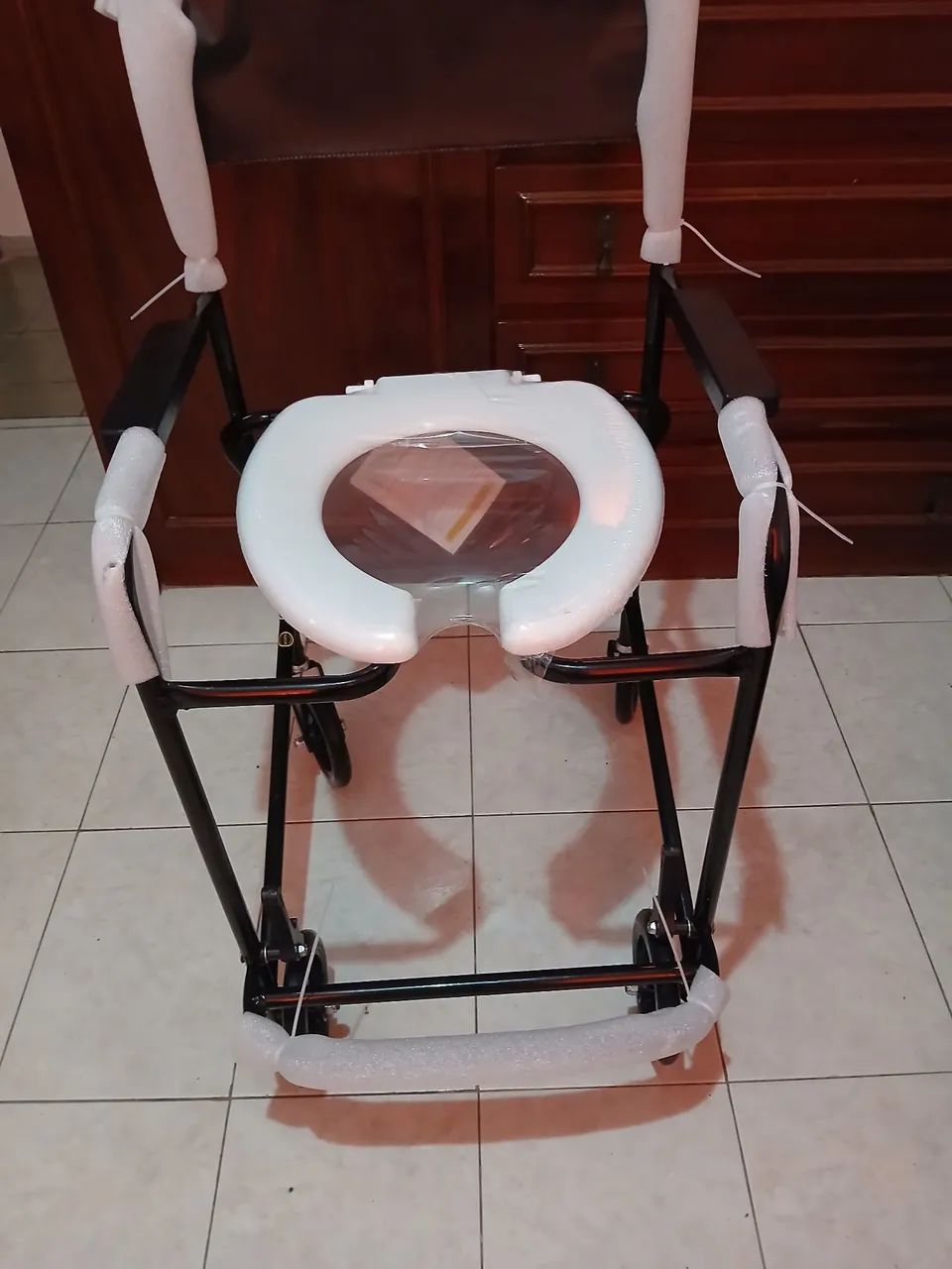 Cadeira de banho nova - Foto 3