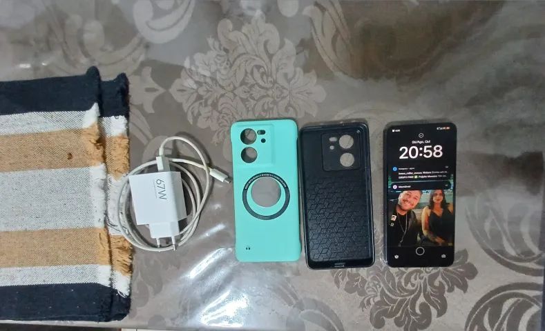 Xiaomi 13t pro com 2 capas e carregador - Foto 2