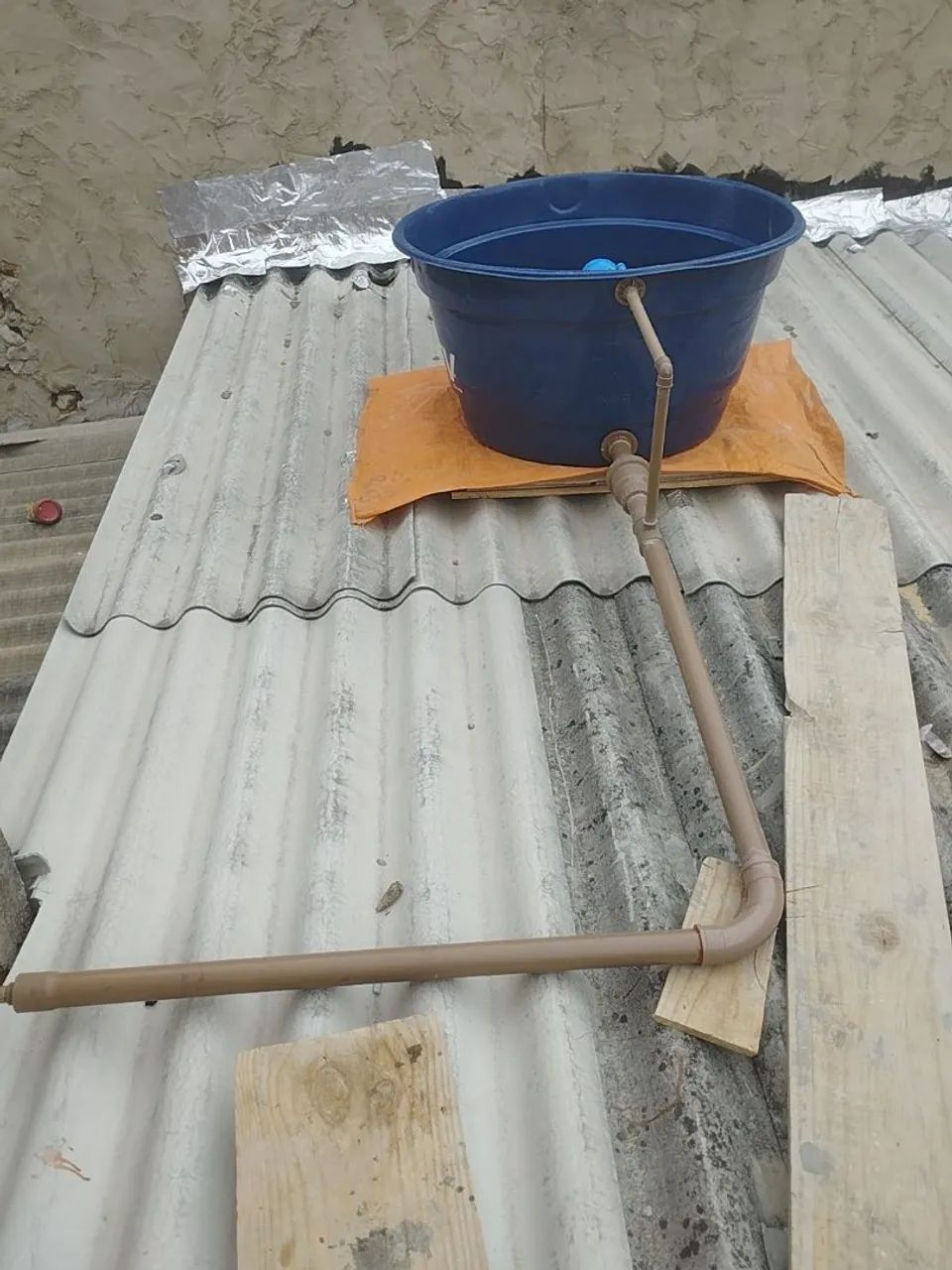 Pedreiro e bombeiro hidráulico 
