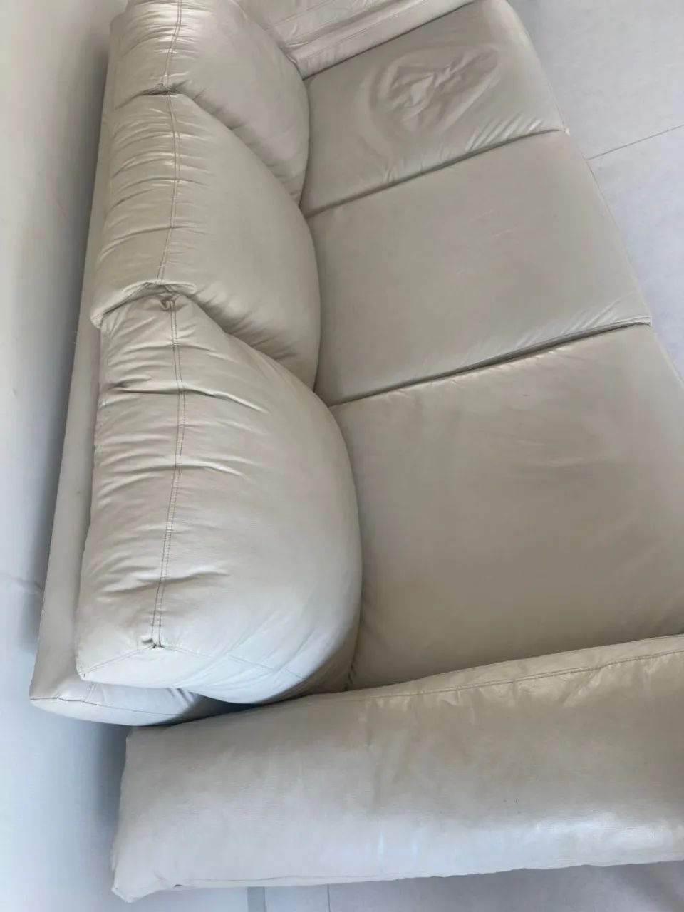Vendo sofá de 3 lugares - Foto 3