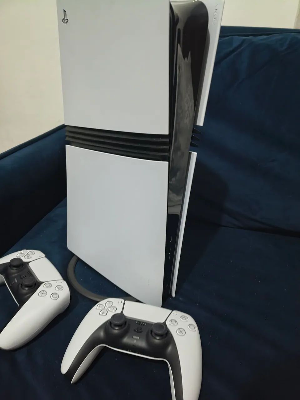 PLAYSTATION 5 PRO + 02 CONTROLES  - Foto 2