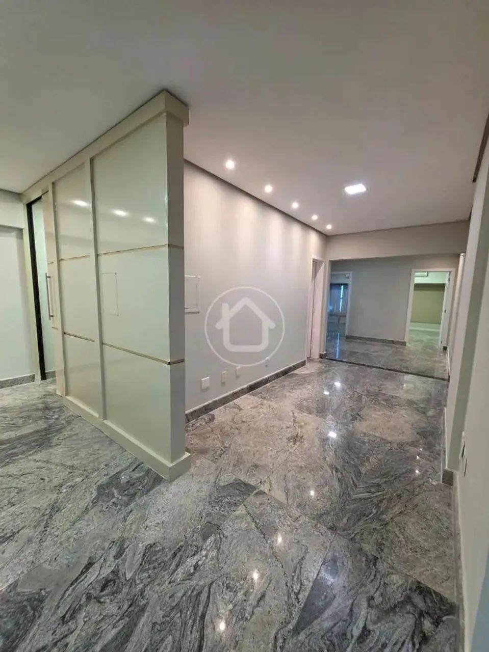 SALAS COMERCIAIS | 8 SALAS | 210M²