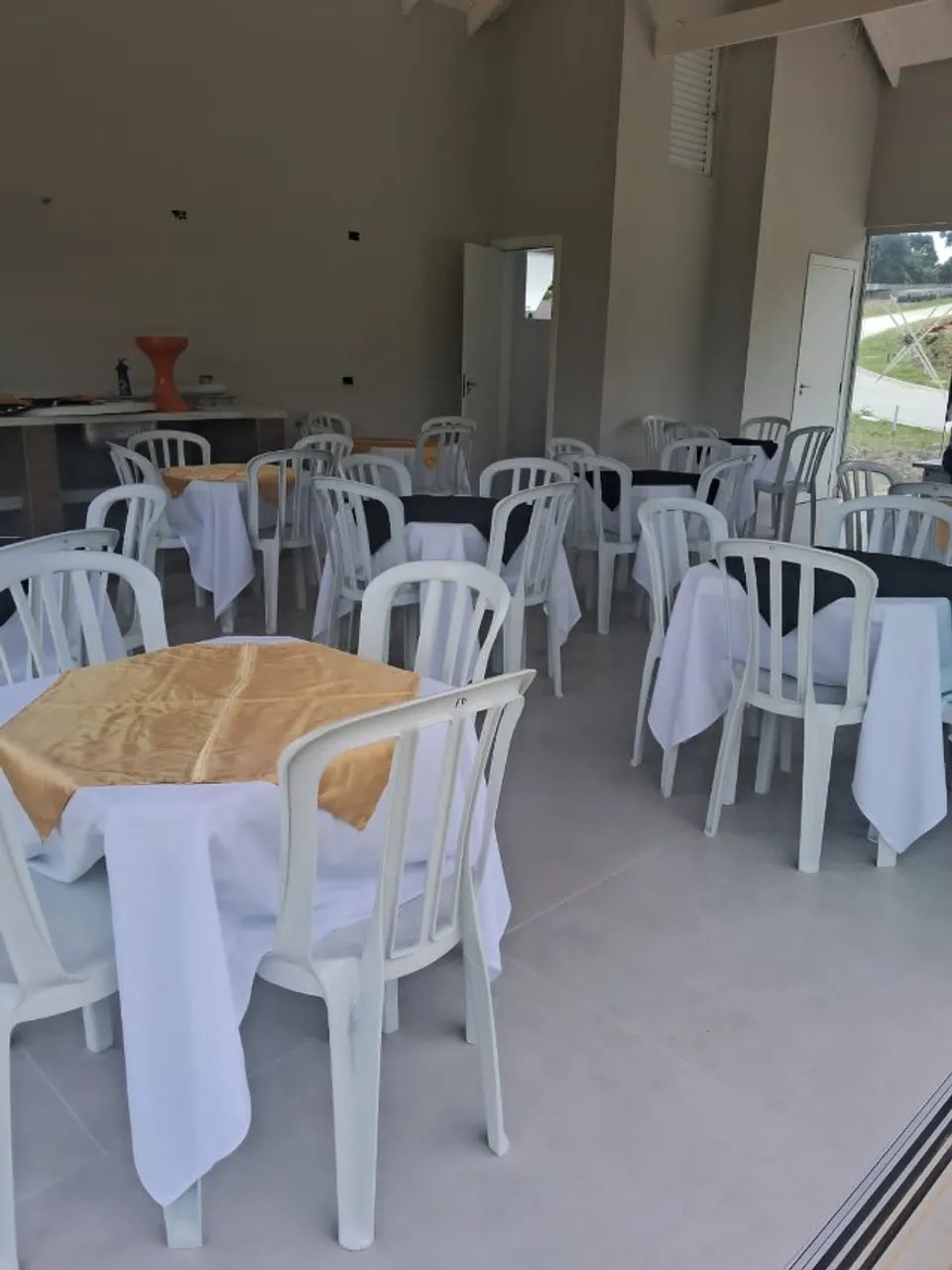 Aluguel de mesas e cadeiras  - Foto 2