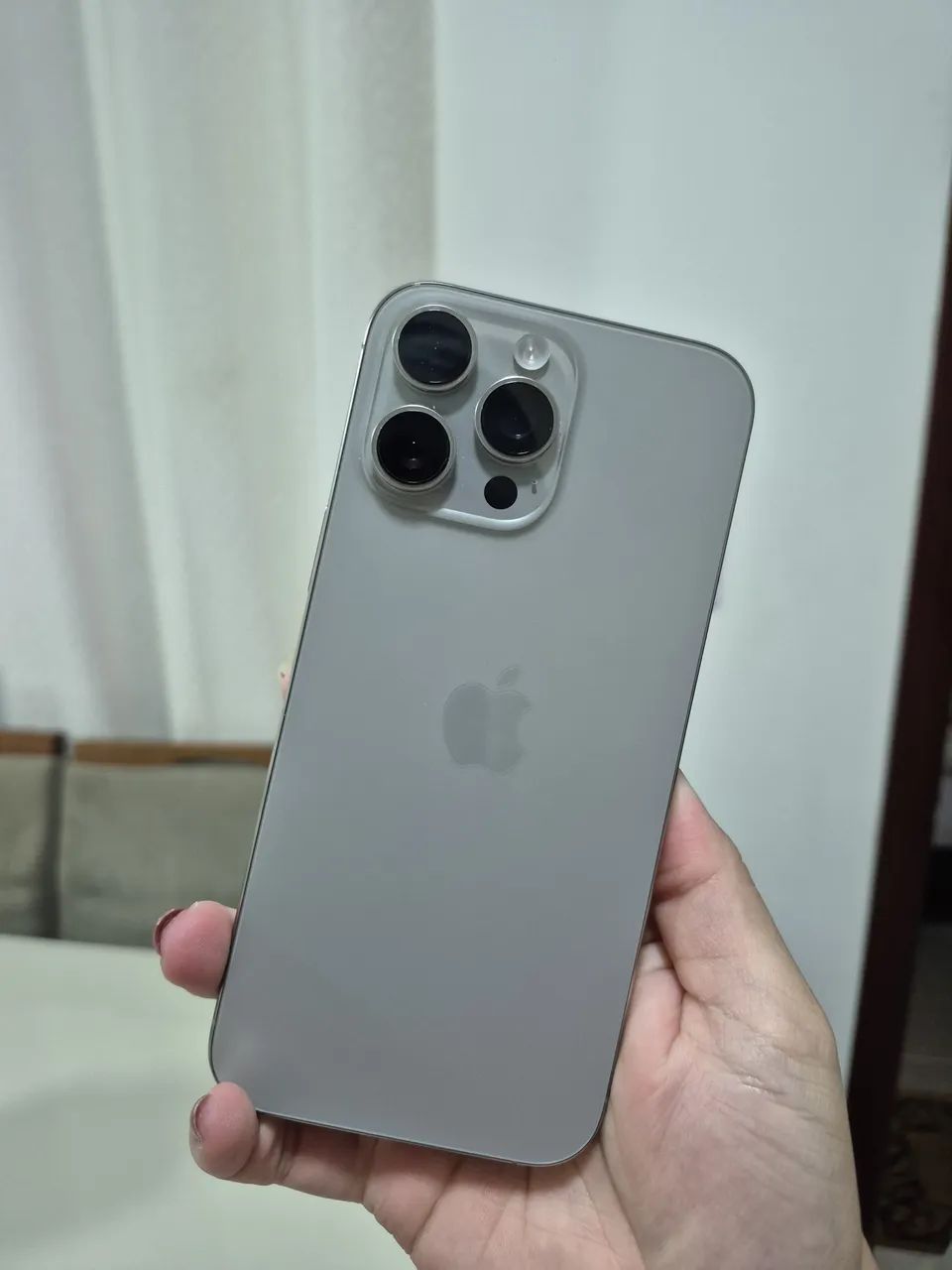 IPhone 16 Pro Max 256gb Silver  - Foto 2