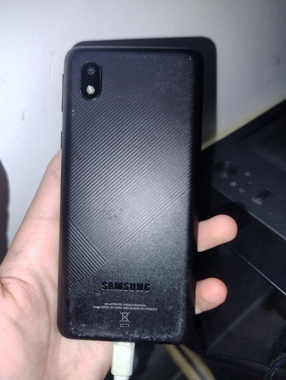 Celular Samsung Galaxy A01 Core em estado perfeito com capa cinza e película 3D nova - Foto 2