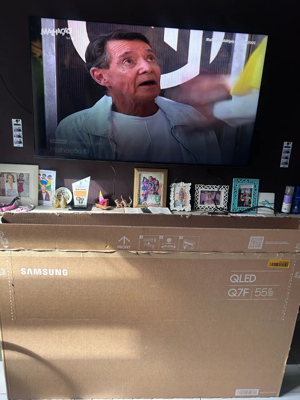 Vendo tv Samsung QLED 55 polegadas ,3 meses de uso nova nova .