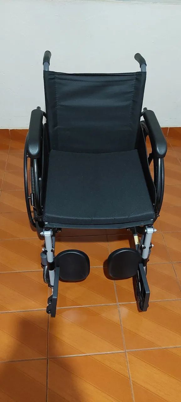 Vende-se cadeira de rodas  - Foto 2