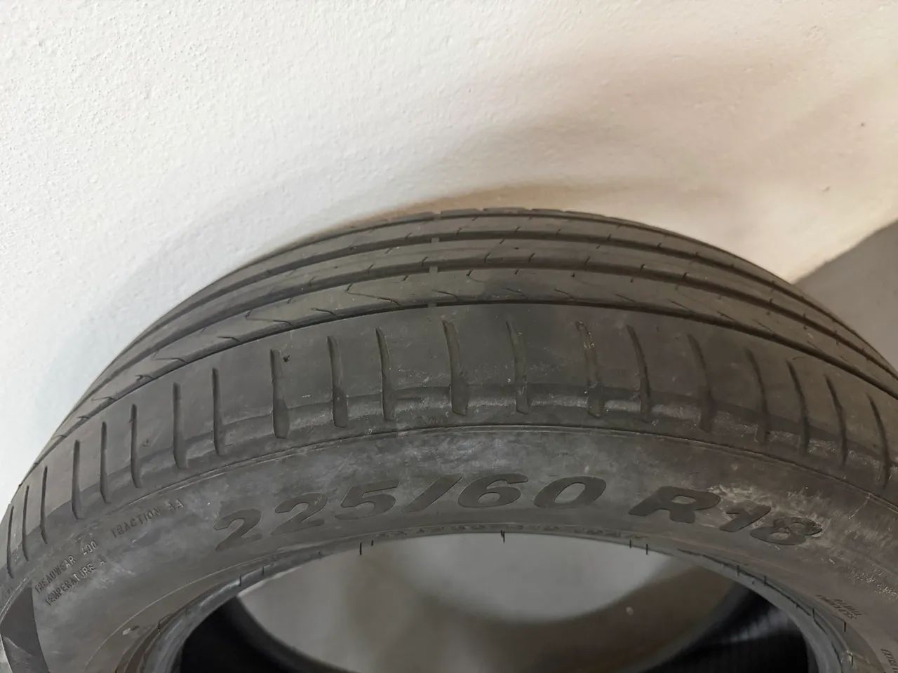 Pneu Pirelli 225 60 R18 - Foto 2