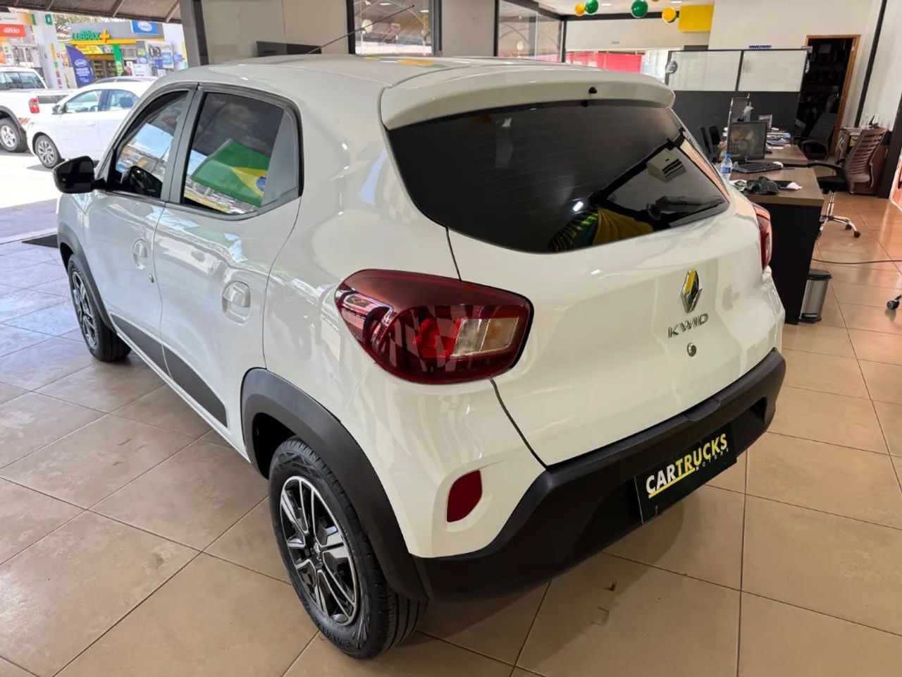 Renault Kwid 1.0 Intense 2023 - Foto 5