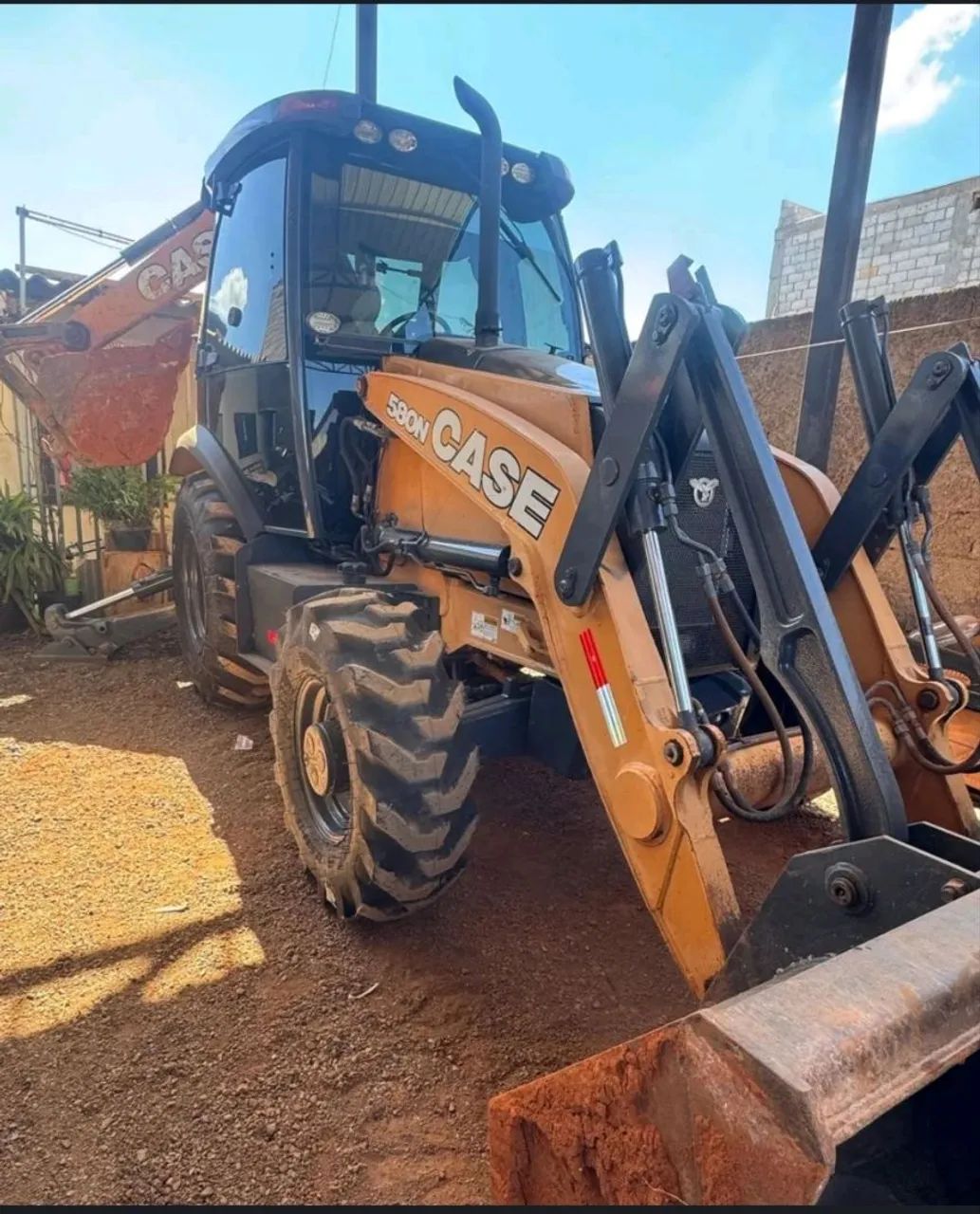 RETROESCAVADEIRA CASE 580N ANO 2016.
