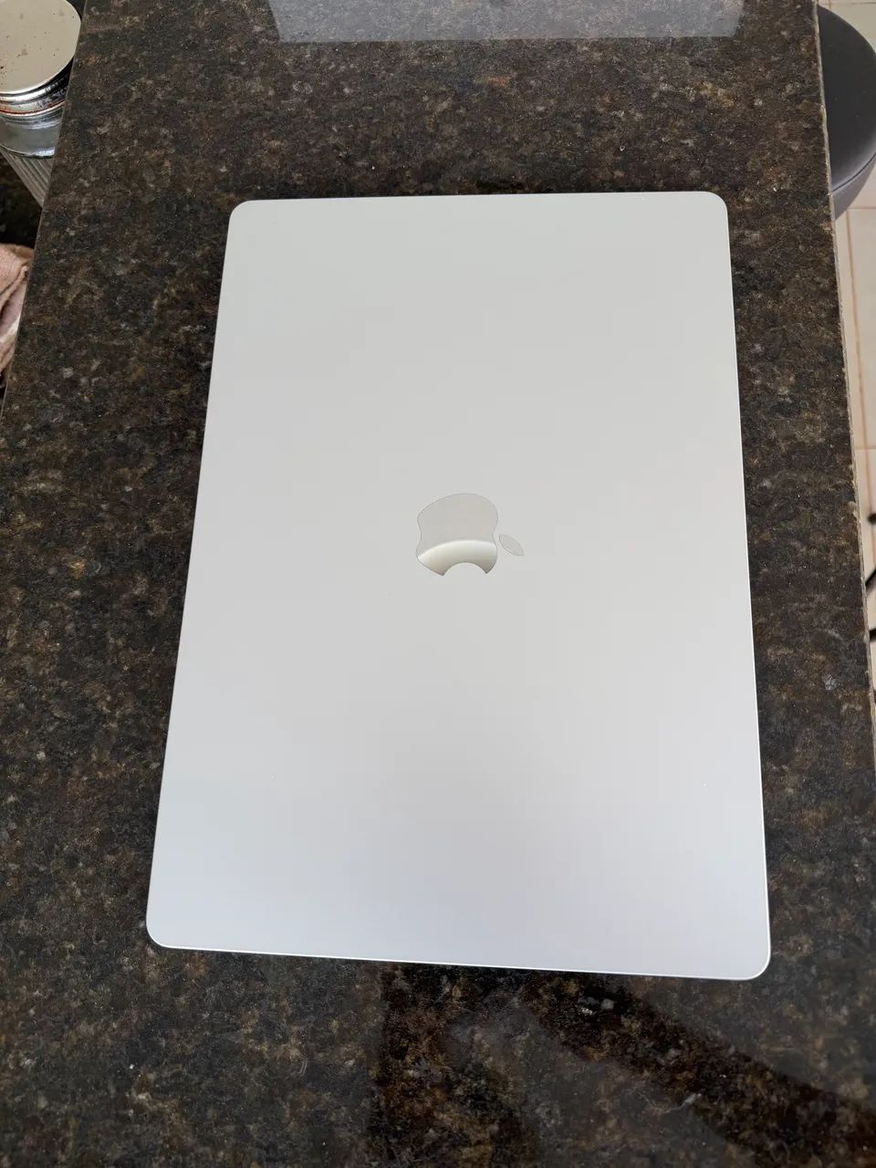 Notebook Apple MacBook Air 2026 M5 / Memória 16GB / SSD 512GB / 15.3" Polegadas - Foto 2