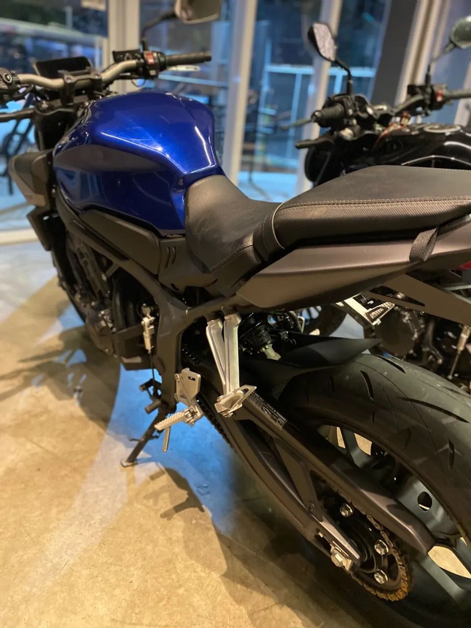 CB 650 R E-Clutch - Foto 5