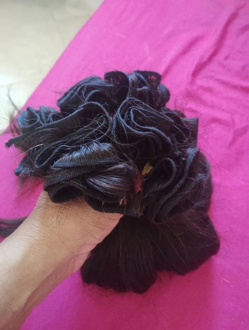 Vendo cabelo liso humano com 50 cm limpo cheiroso. - Foto 2