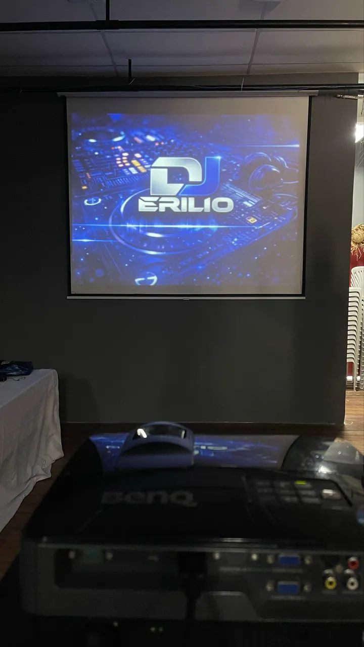 Aluguel de projetor com tela e caixa ativa para eventos  - Foto 2