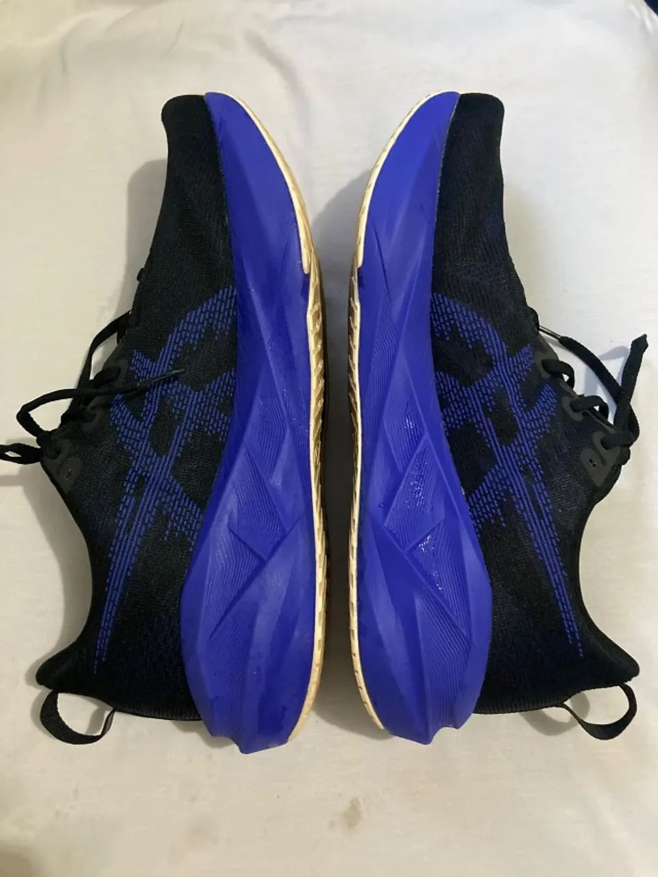 Asics Novablast 5 - Usado
