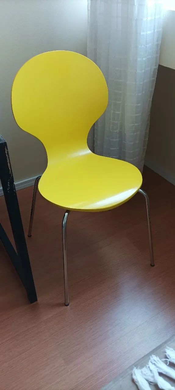 Cadeira Tok Stok Amarela 