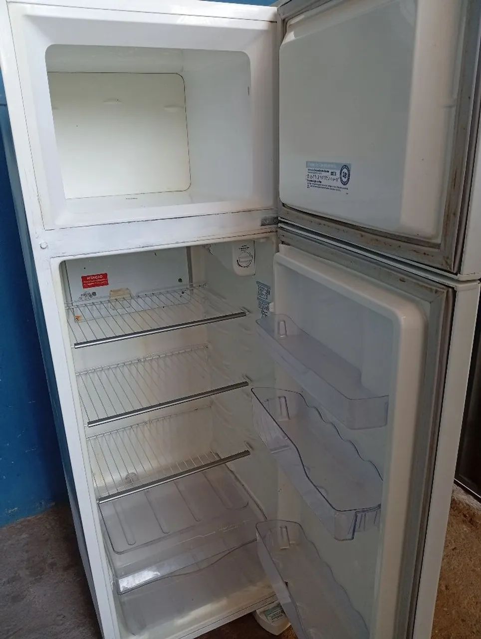 geladeira Eletrolux 260 litros funcionando perfeitamente - Foto 4