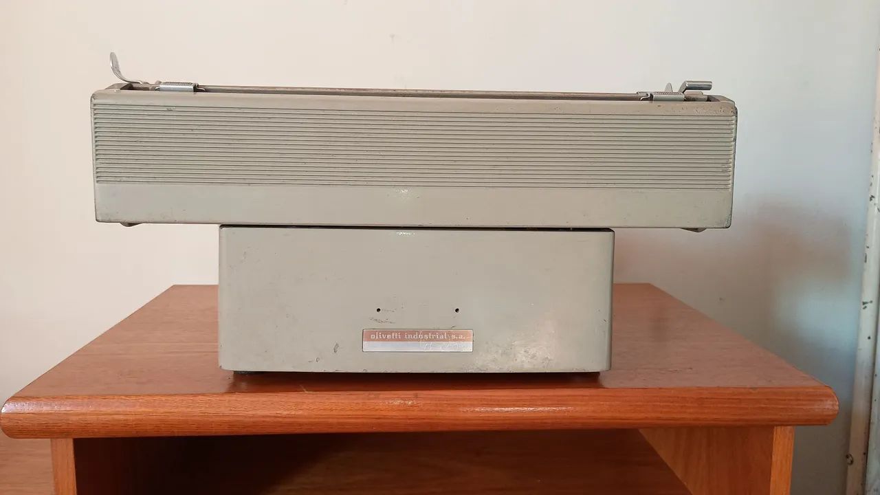 Máquina de escrever Olivetti Industrial Lexikon 80 - Foto 2