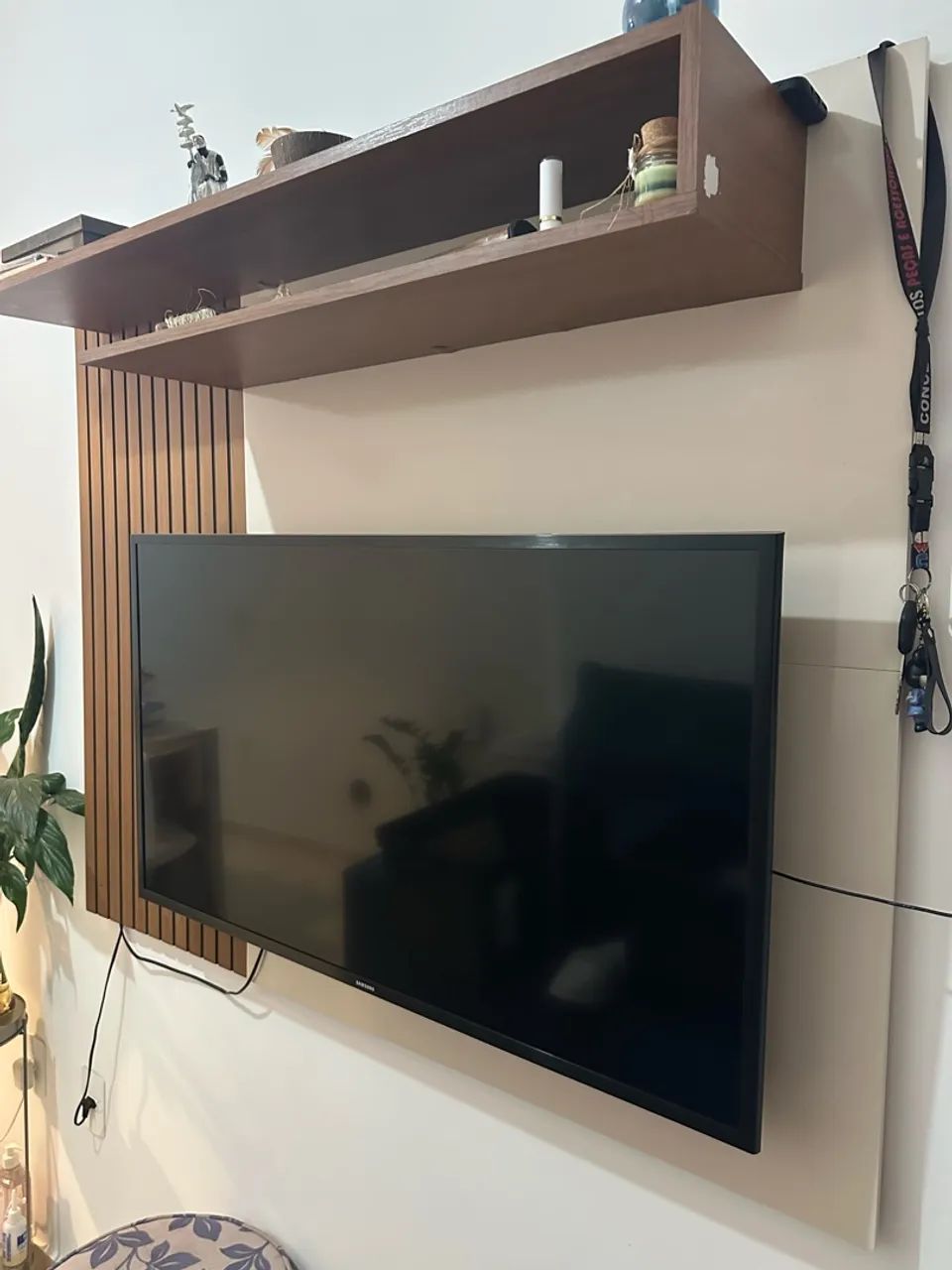 Vendo Conjunto de Sala: Sofá, Painel e Banquetas brinde almofada.  - Foto 5