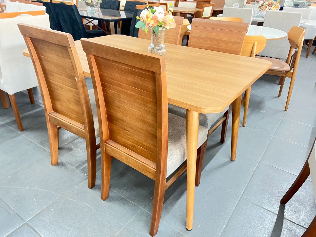 Mesa resistente de madeira à pronta entrega - Foto 2