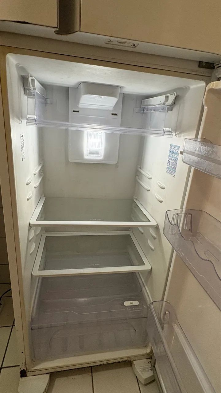 Geladeira Electrolux (310L)470078063871928322
