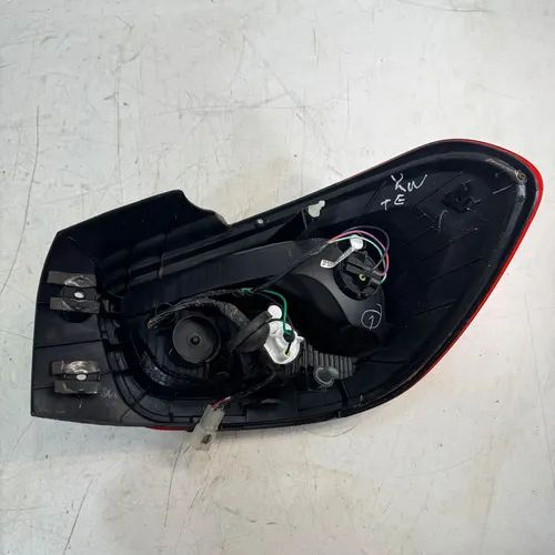 Lanterna Traseira Renault Kwid 2018 2025 S/led Esquerda Orig Esquerdo/motorista Vermelho - Foto 6