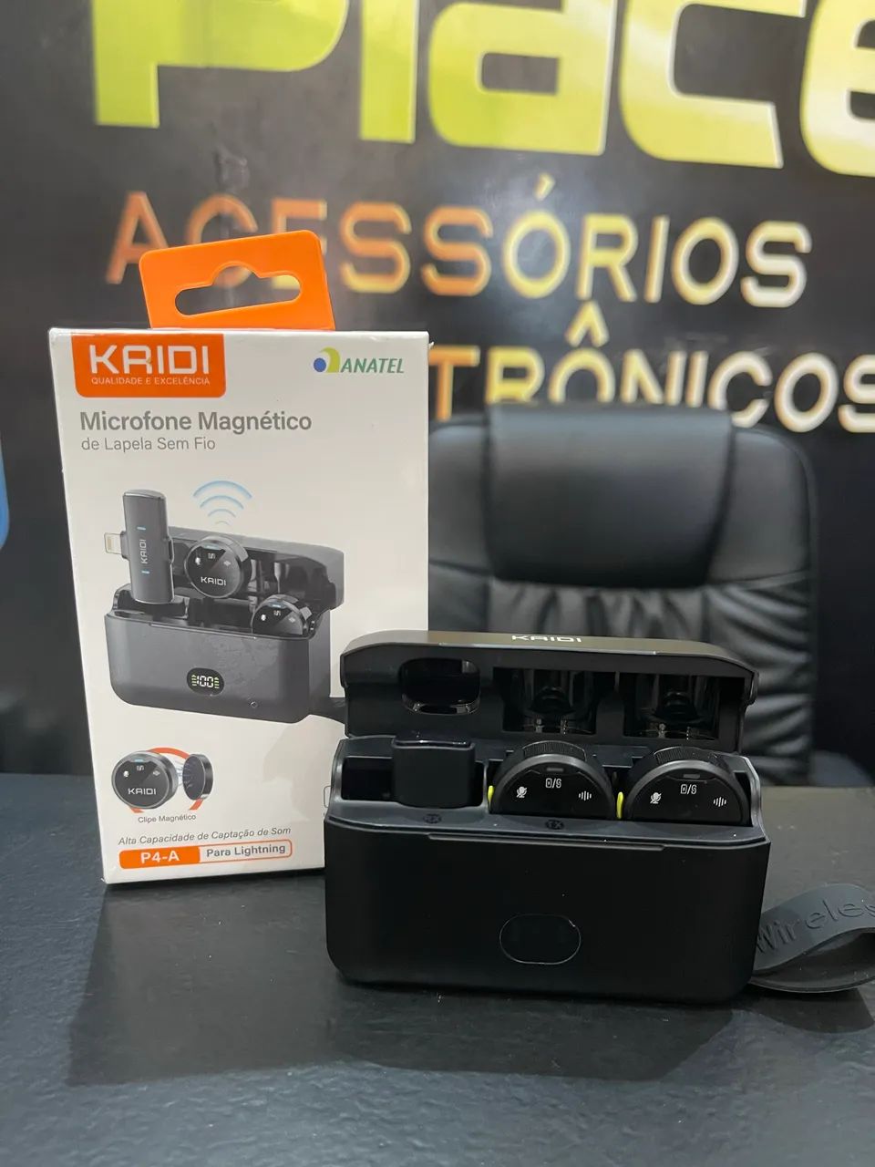 Microfone de Lapela Profissional Kaidi P4 Sem Fio Redondo Magnético 