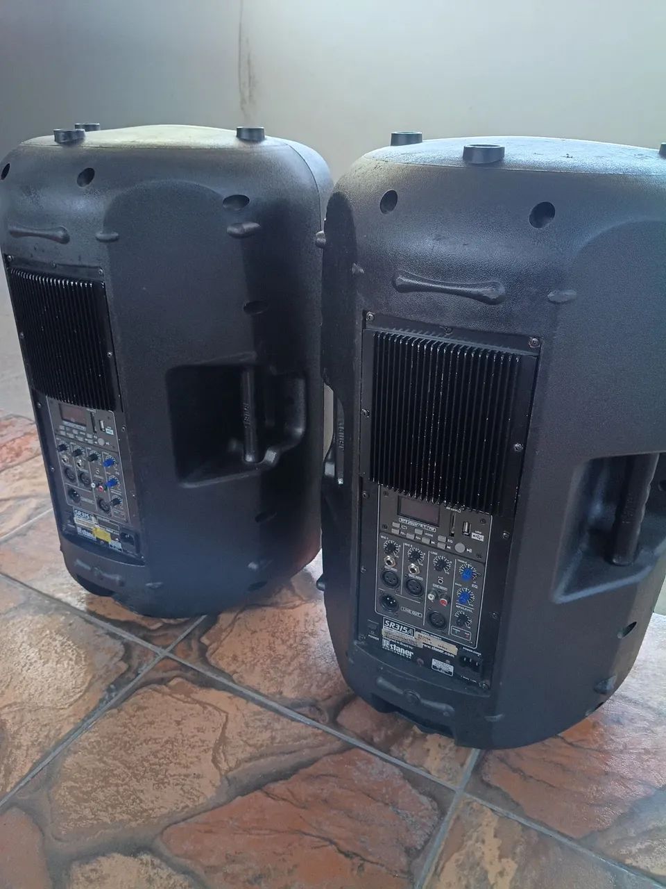 2- Caixas de som Staner de 15 polegadas  - Foto 2