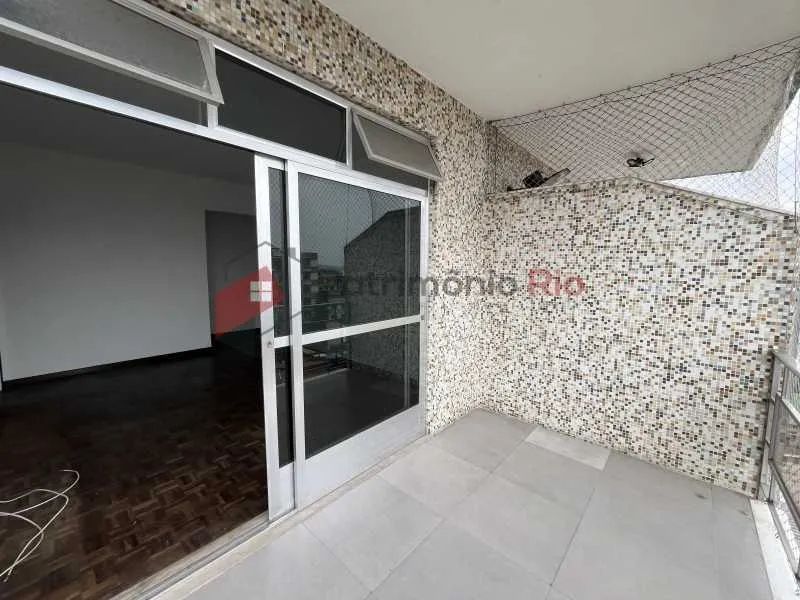 Apartamento 2 quartos - varanda e 1 vaga de garagem - em Irajá - Foto 3