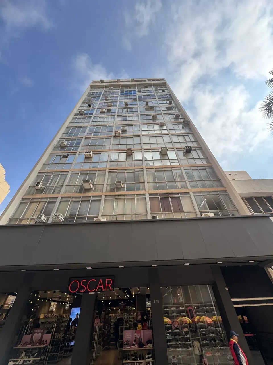 03 Salas Comercial Juntas + Recepção -  02 Banheiros - Elevador - Centro - Edifício Banco 