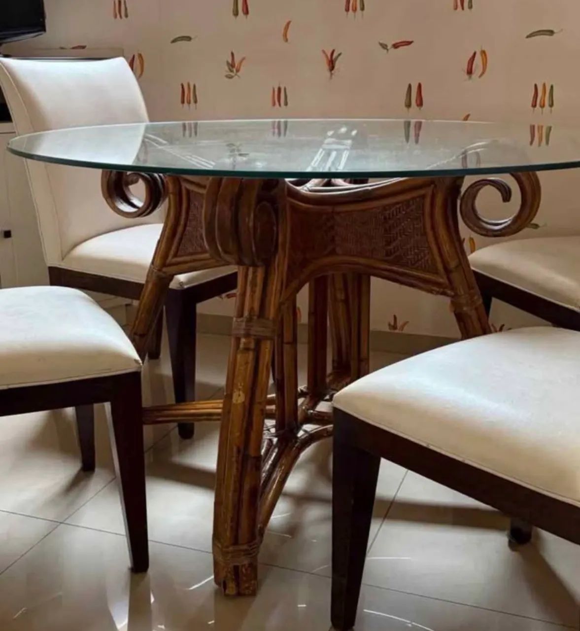Mesa de Rattan artefacto