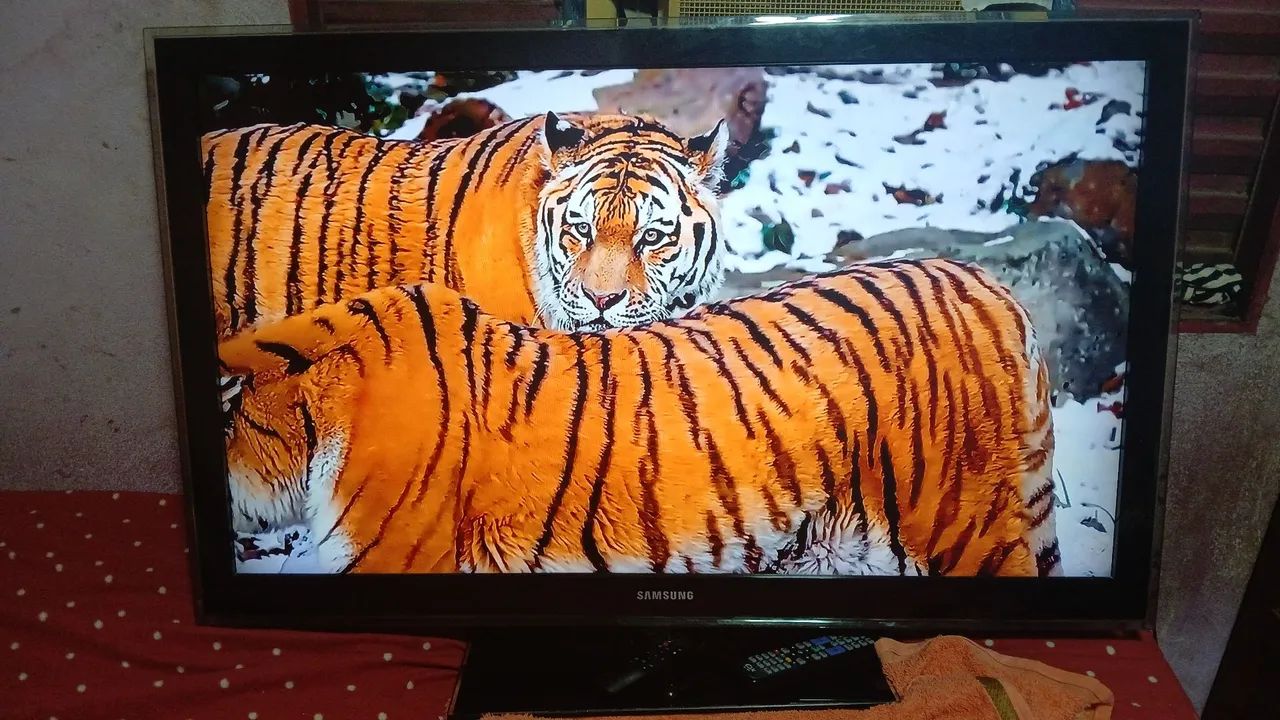 Vendo tv Samsung 46 polegadas smart funcionando perfeitamente valor 1000 - Foto 4