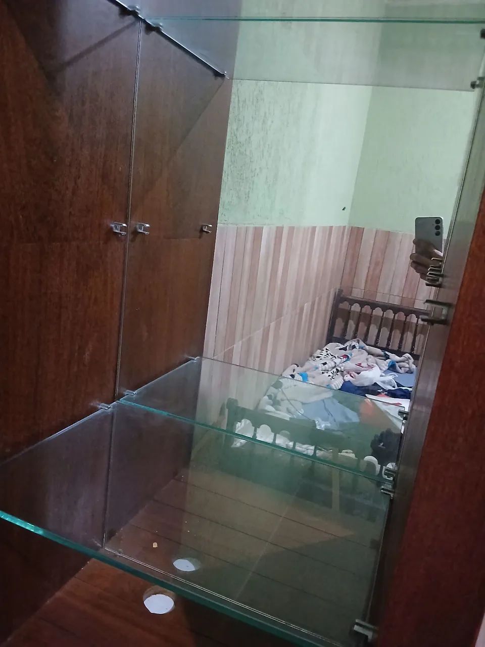 Móvel com espelho 3 portas e 3 prateleira de vidro  - Foto 2