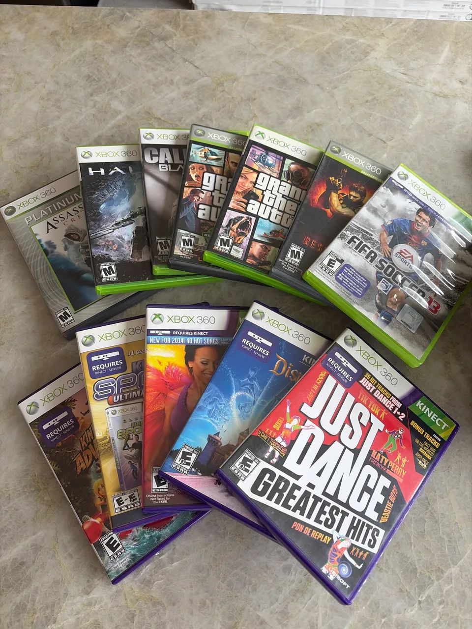 Microsoft Xbox 360 c/ Kinect, 2 controles e 12 jogos - Foto 2
