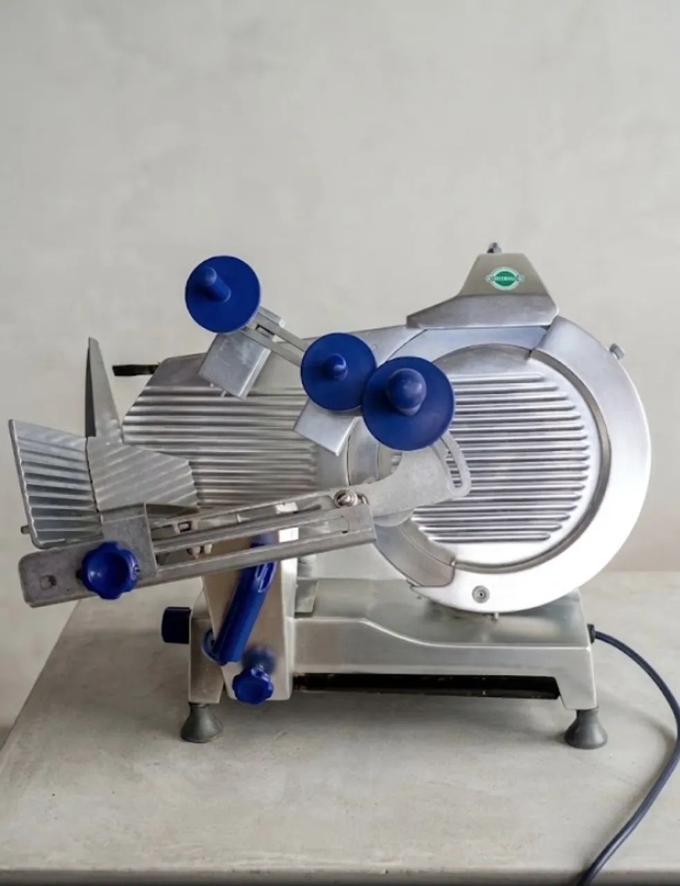Cortador de Frios Gural GLP-330 Semi-Automático 220V/127V