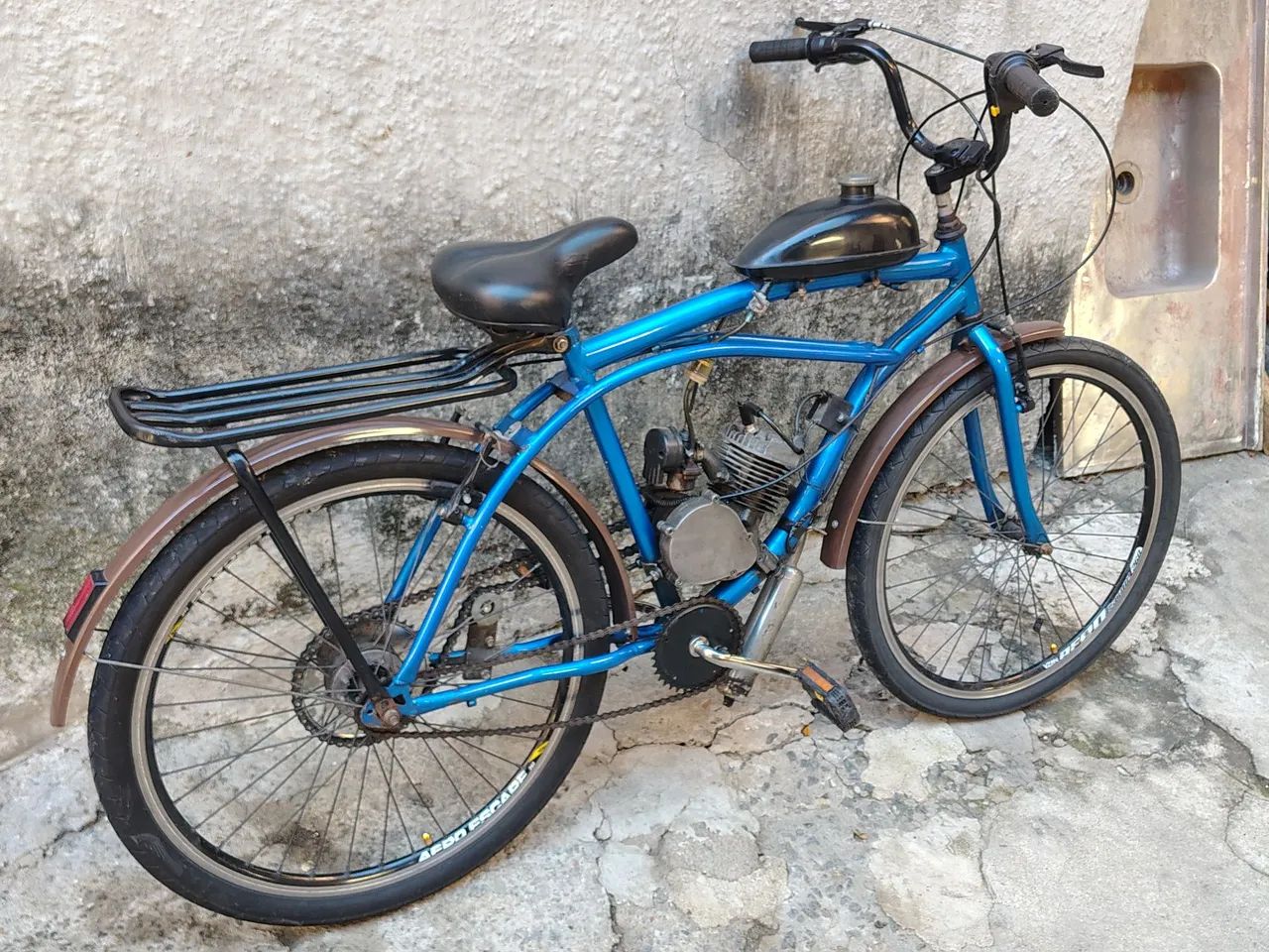 VENDO BICICLETA MOTORIZADA 