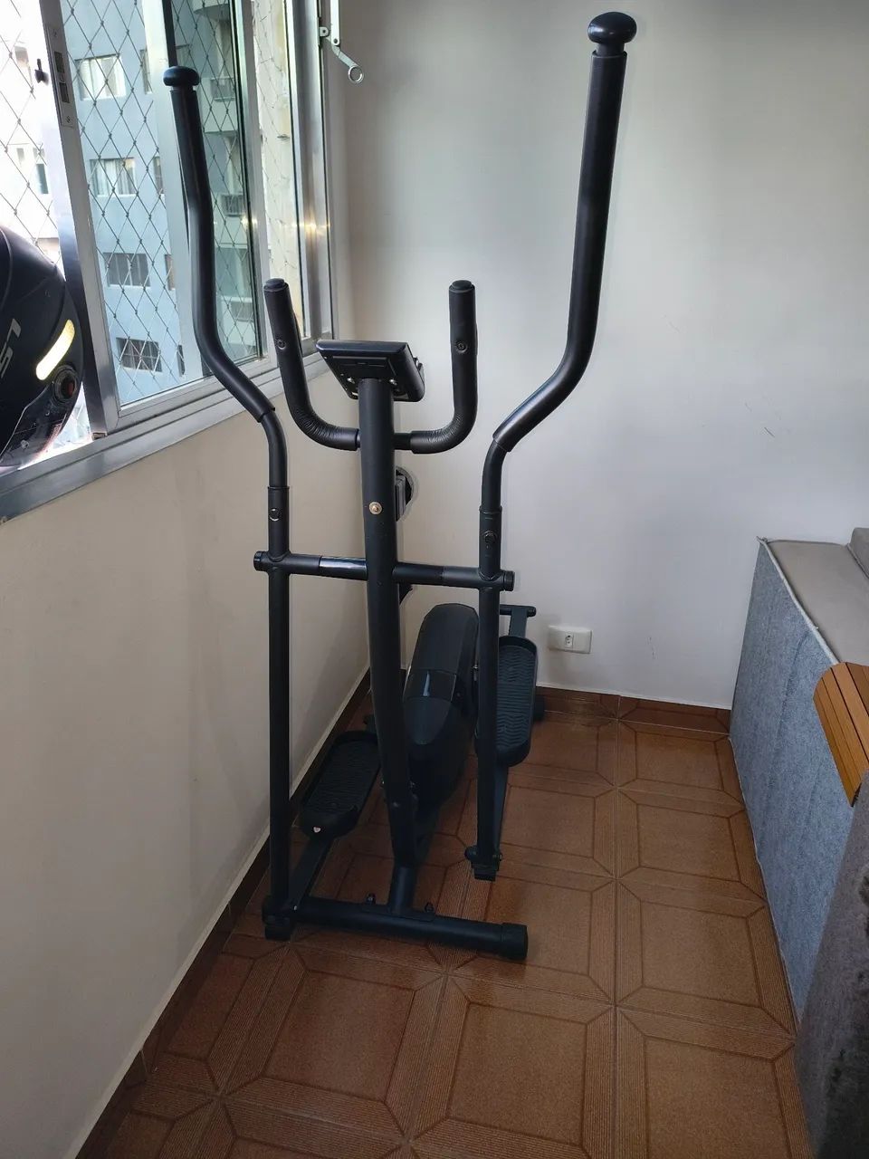 Elíptico semi novo 