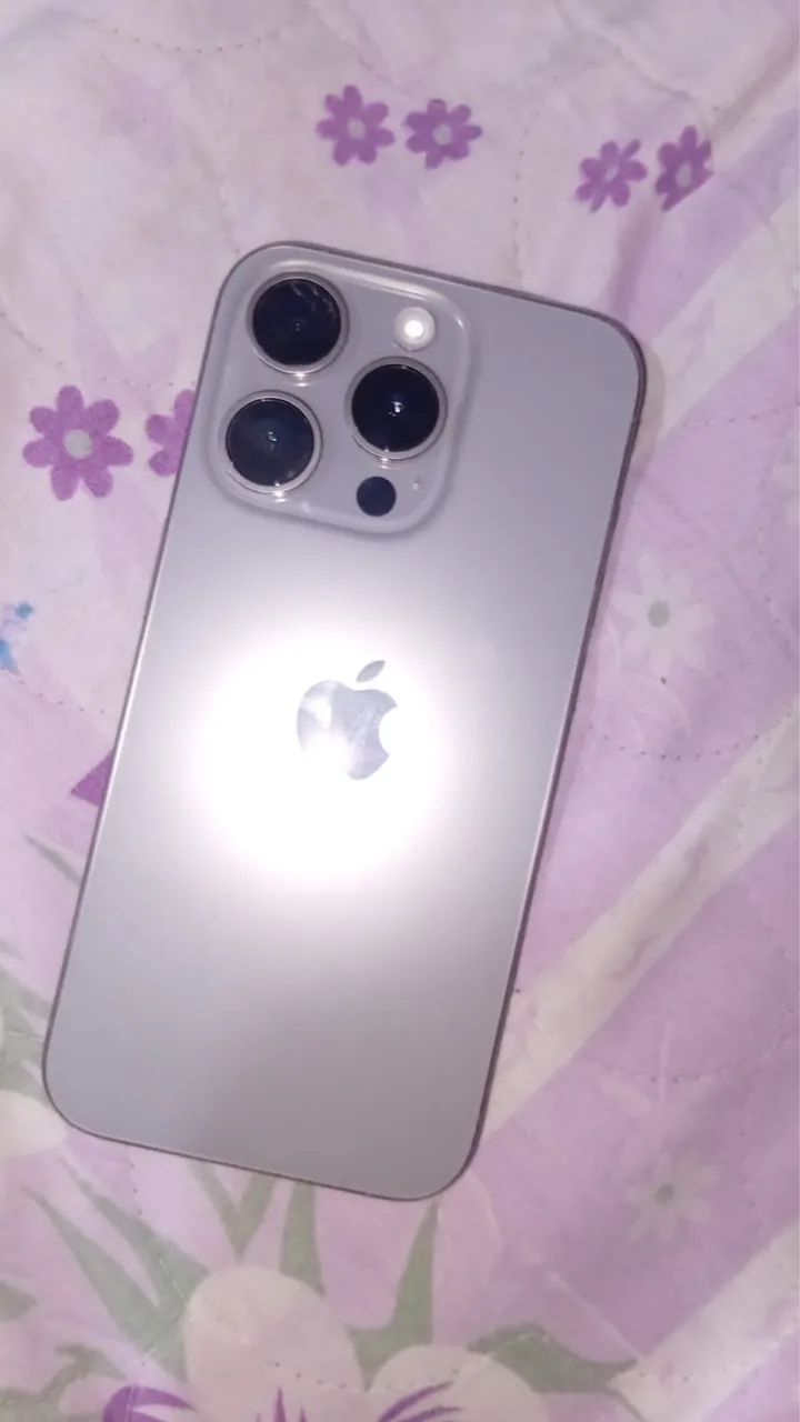 iPhone 15 pro titanium natural  - Foto 4