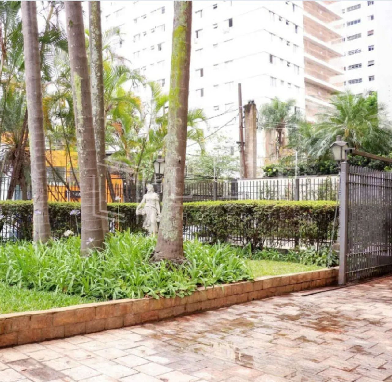 Amplitude e Sofisticação no Melhor do Jardim América ? 242 m² de Puro Charme. - Foto 3