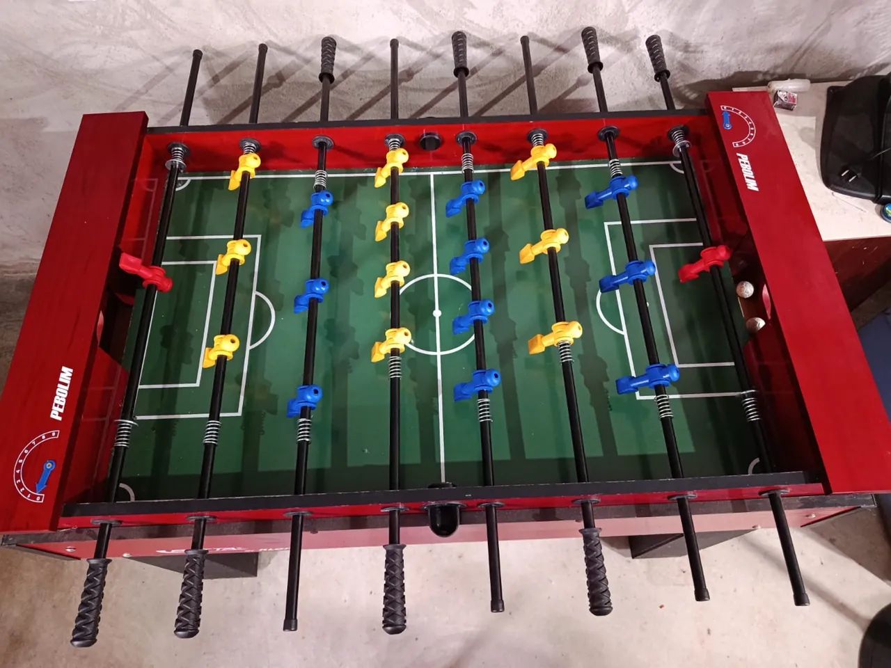 Mesa de pebolim usada apenas duas vezes