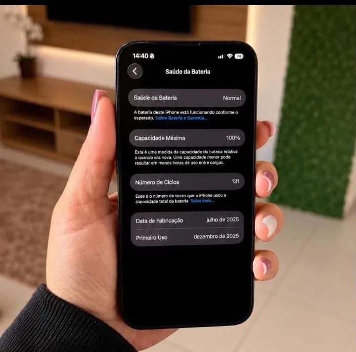 iPhone 16e