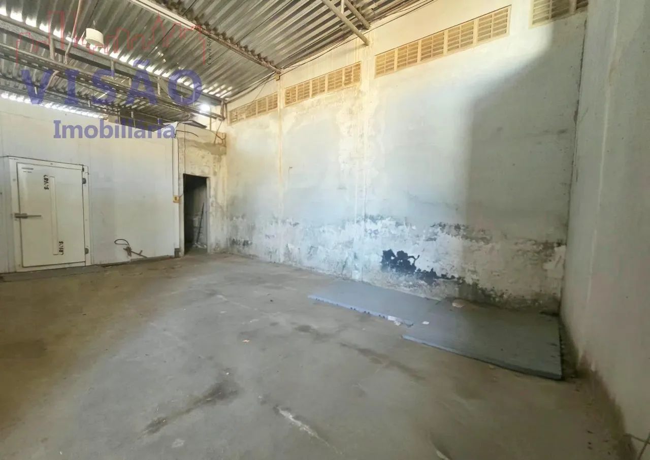ALUGA-SE PRÉDIO COMERCIAL - Foto 5