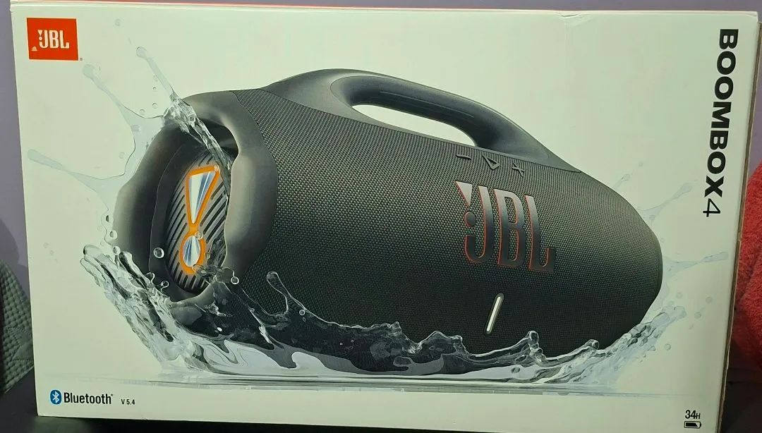 VENDE-SE BOMBOX 4 ZERADA!!!