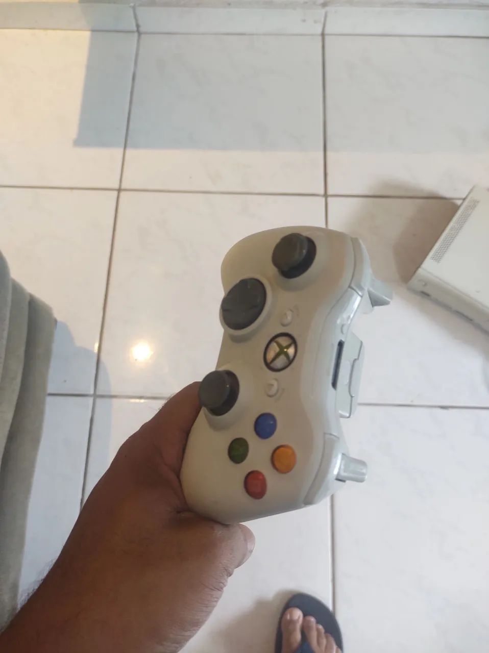 Xbox 360 com dois controles e diversos jogos. - Foto 4