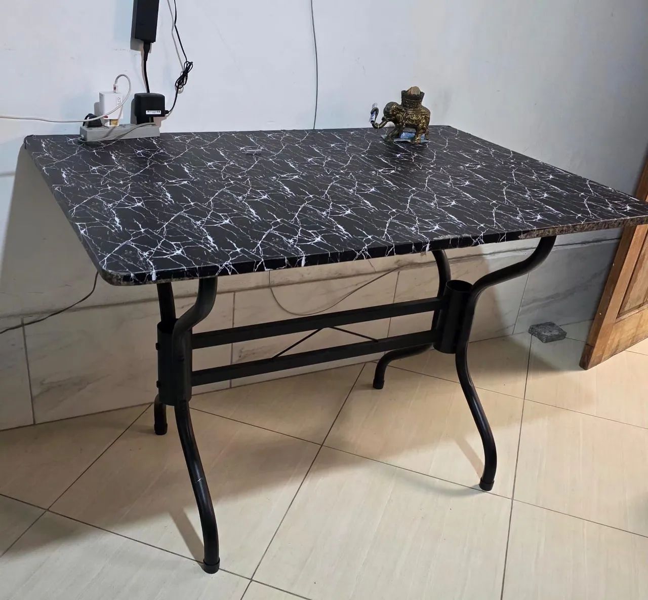 Mesa com tampo de pedra 1,20×0,60 - Foto 4