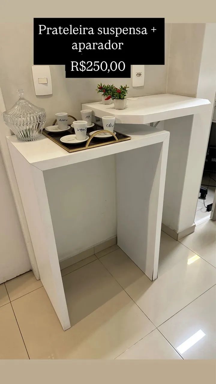 Mesa + prateleira suspensa