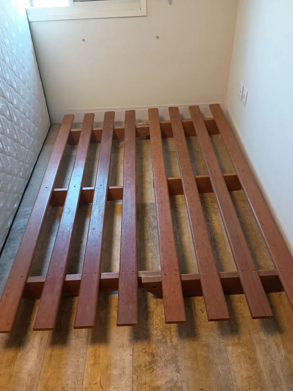 Base de madeira maciça para Futon/cama casal  - Foto 4