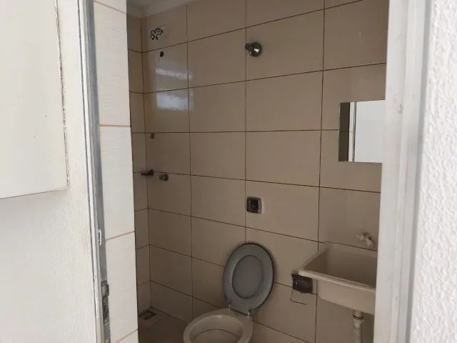 Alugo quitinete com um cômodo grande na zona 05, Maringá PR. - Foto 3