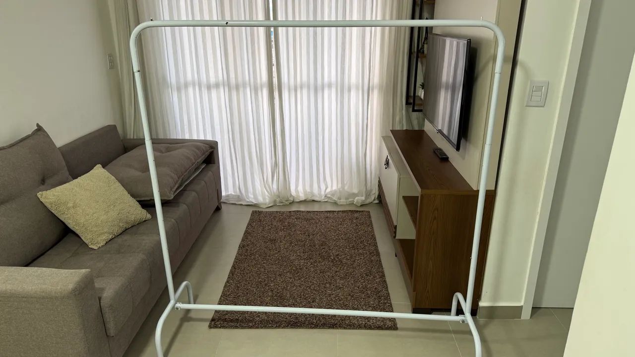 Arara grande e dobrável de roupas 