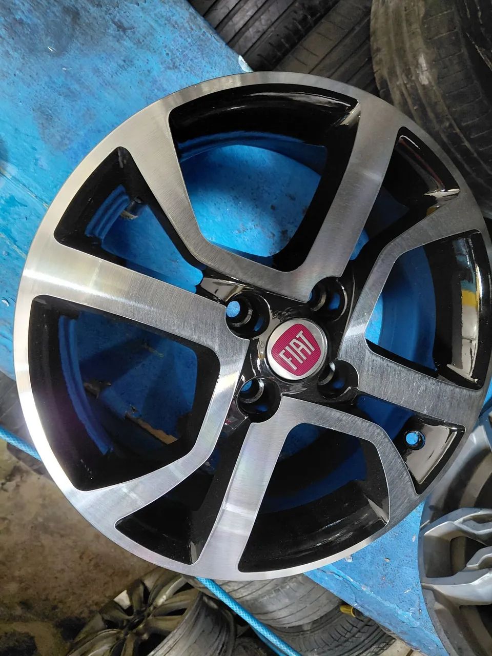 Roda semi nova aro 15 Fiat original  - Foto 4
